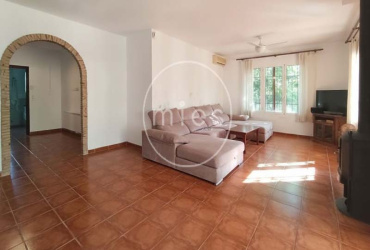 Mies Inmobiliaria, tu inmobiliaria en Valencia y alrededores. Encuentra pisos, casas y chalets en venta en Manises, Valencia y otras localidades.