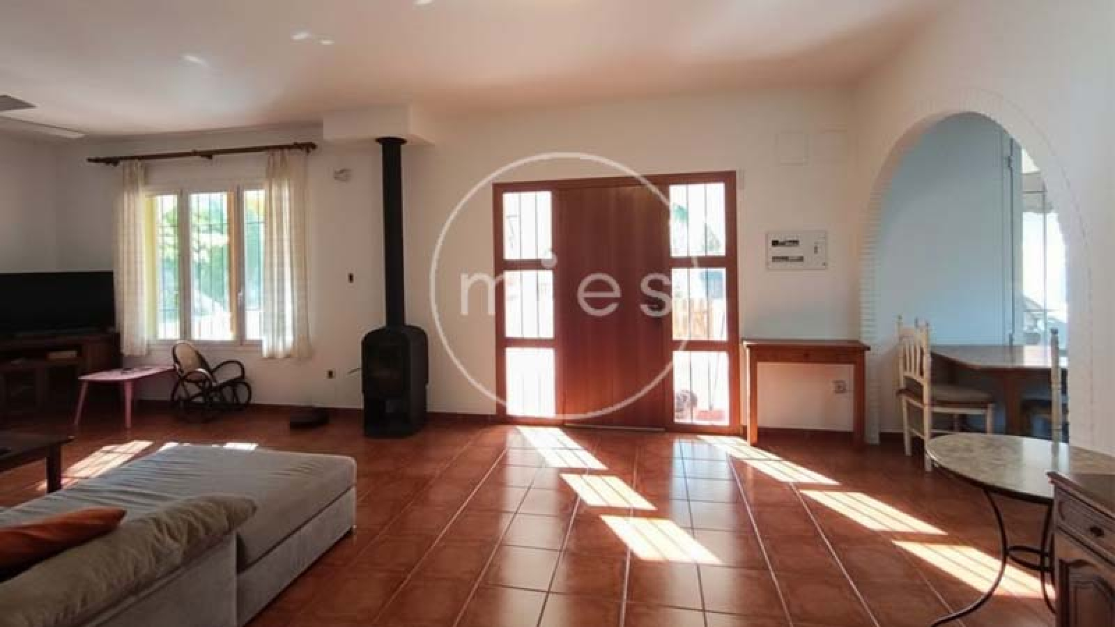 Mies Inmobiliaria, tu inmobiliaria en Valencia y alrededores. Encuentra pisos, casas y chalets en venta en Manises, Valencia y otras localidades.