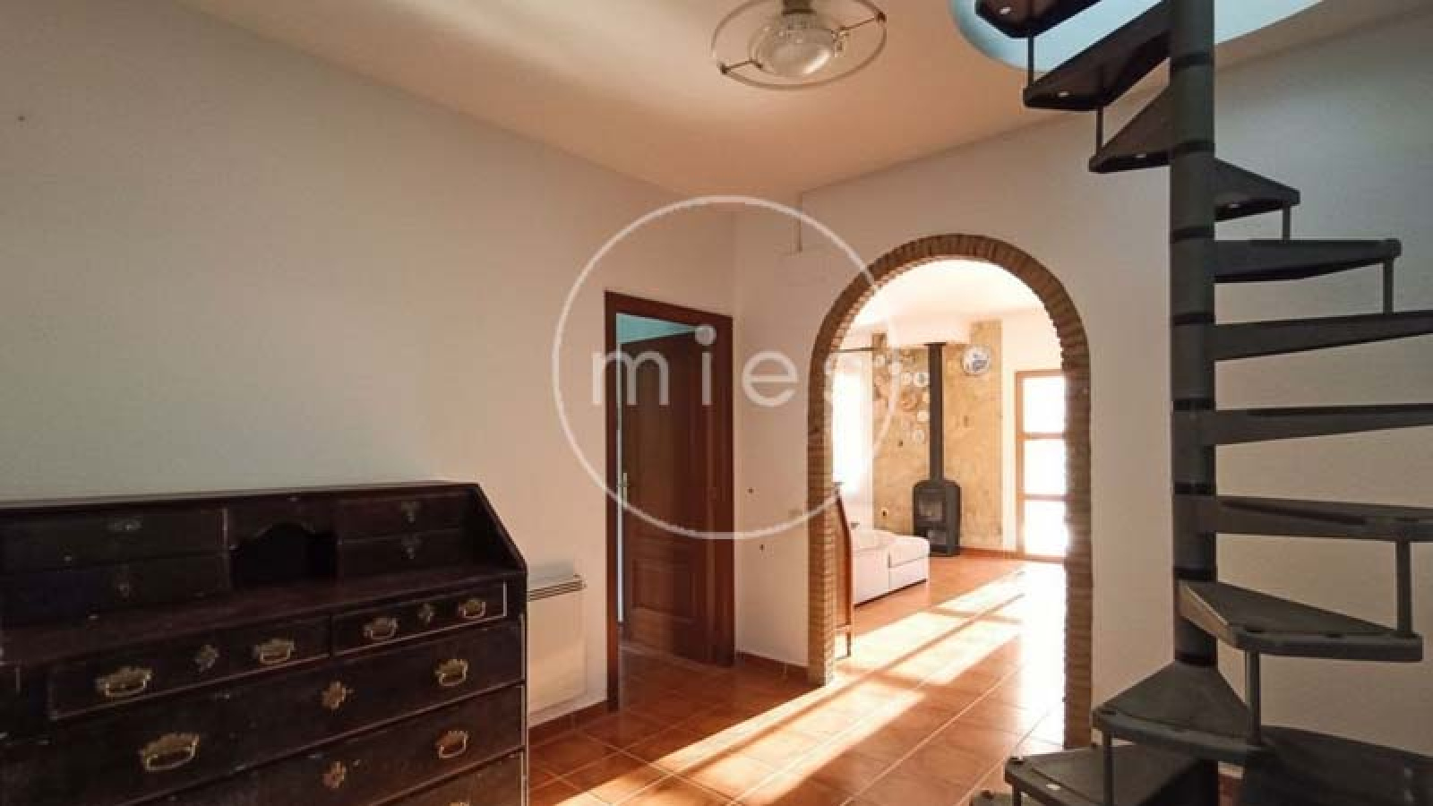 Mies Inmobiliaria, tu inmobiliaria en Valencia y alrededores. Encuentra pisos, casas y chalets en venta en Manises, Valencia y otras localidades.