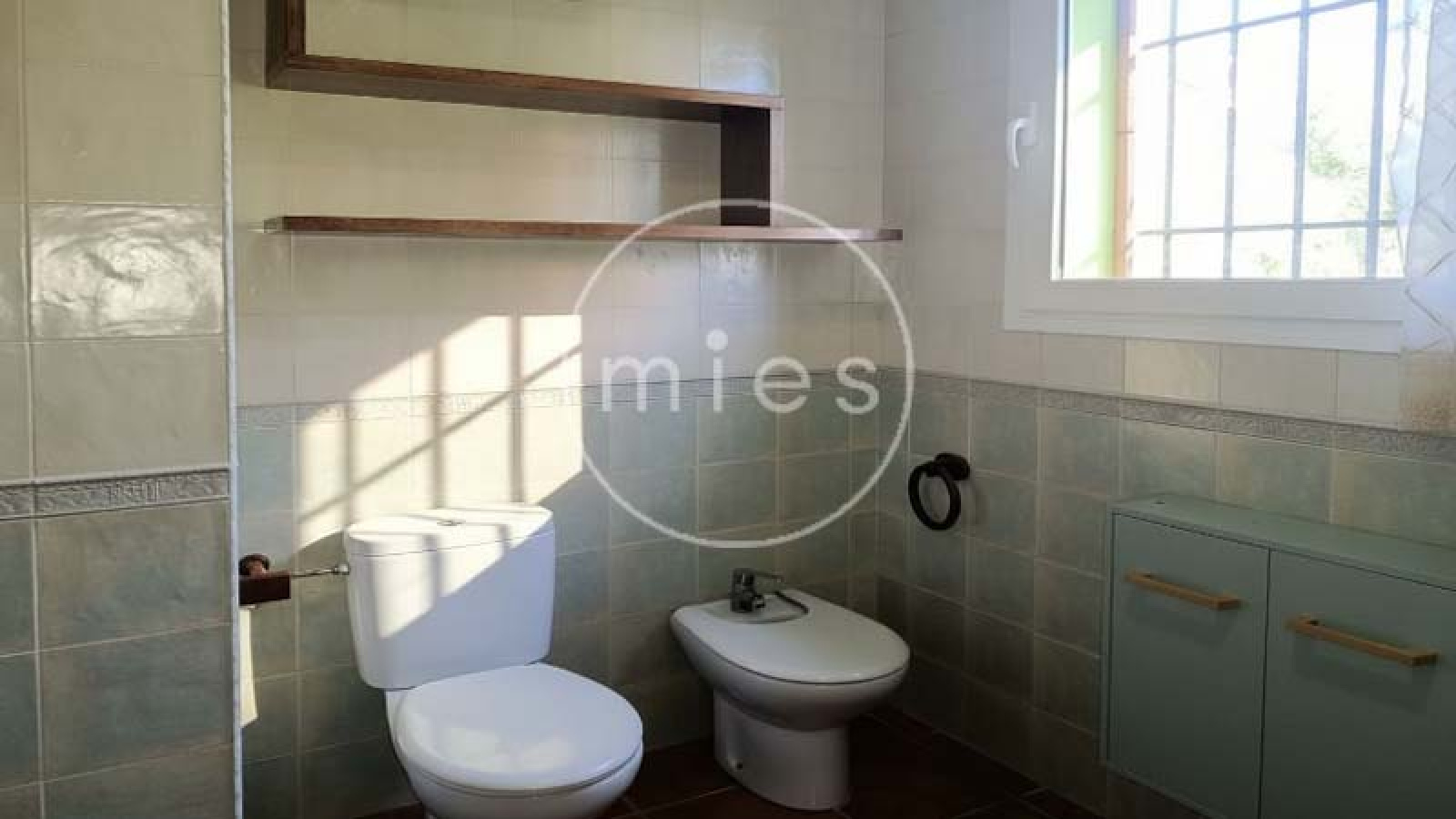 Mies Inmobiliaria, tu inmobiliaria en Valencia y alrededores. Encuentra pisos, casas y chalets en venta en Manises, Valencia y otras localidades.