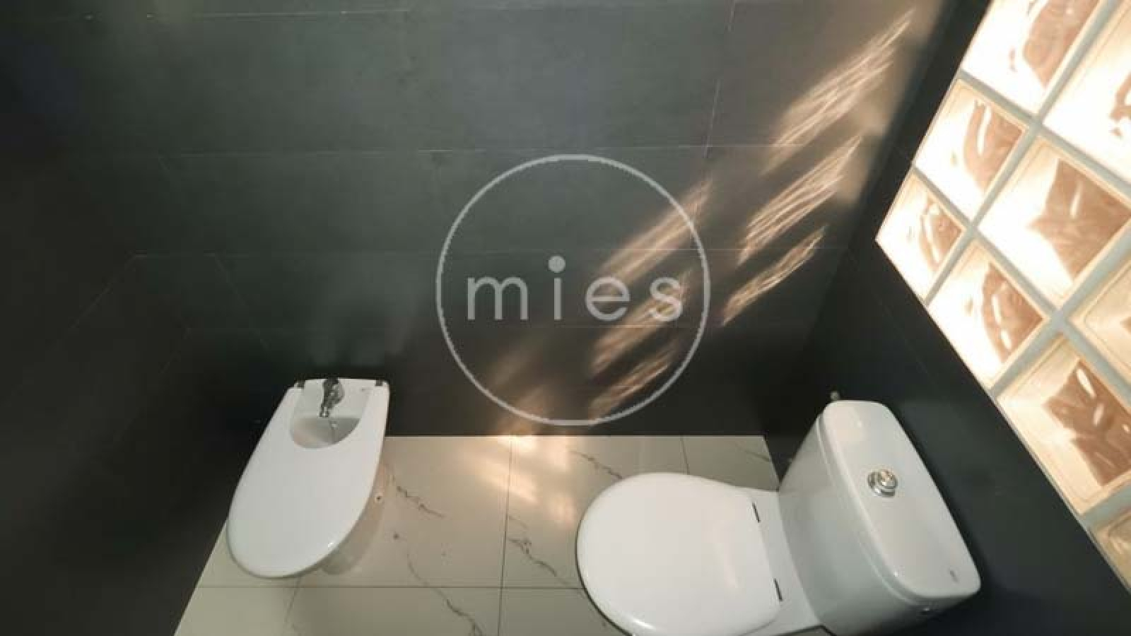 Mies Inmobiliaria, tu inmobiliaria en Valencia y alrededores. Encuentra pisos, casas y chalets en venta en Manises, Valencia y otras localidades.