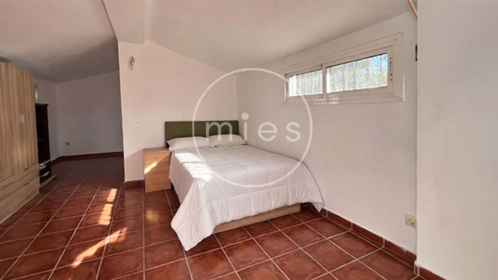 Mies Inmobiliaria, tu inmobiliaria en Valencia y alrededores. Encuentra pisos, casas y chalets en venta en Manises, Valencia y otras localidades.