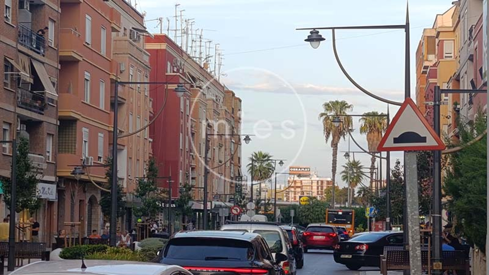 tico en Xirivella, ático con terraza en Xirivella, vivienda en Xirivella, piso en Xirivella, vivienda con terraza en Xirivella, ático cerca de Valencia, vivienda singular Xirivella, vivienda con carácter, piso esquinero Xirivella, vivienda luminosa Xirivella, vivienda sin gastos de comunidad, vivienda independiente Xirivella, vivienda centro Xirivella, piso con terraza cerca de Valencia, vivienda valenciana, edificio estilo valenciano, vivienda para reformar Xirivella, vivienda con potencial Xirivella, piso 3 habitaciones Xirivella, ático 3 habitaciones Xirivella, ático esquinero con terraza en Xirivella, ático con tres orientaciones en Xirivella, vivienda singular con terraza cerca de Valencia, vivienda con carácter en Xirivella, vivienda independiente sin comunidad en Xirivella, ático con terraza y sin comunidad, vivienda