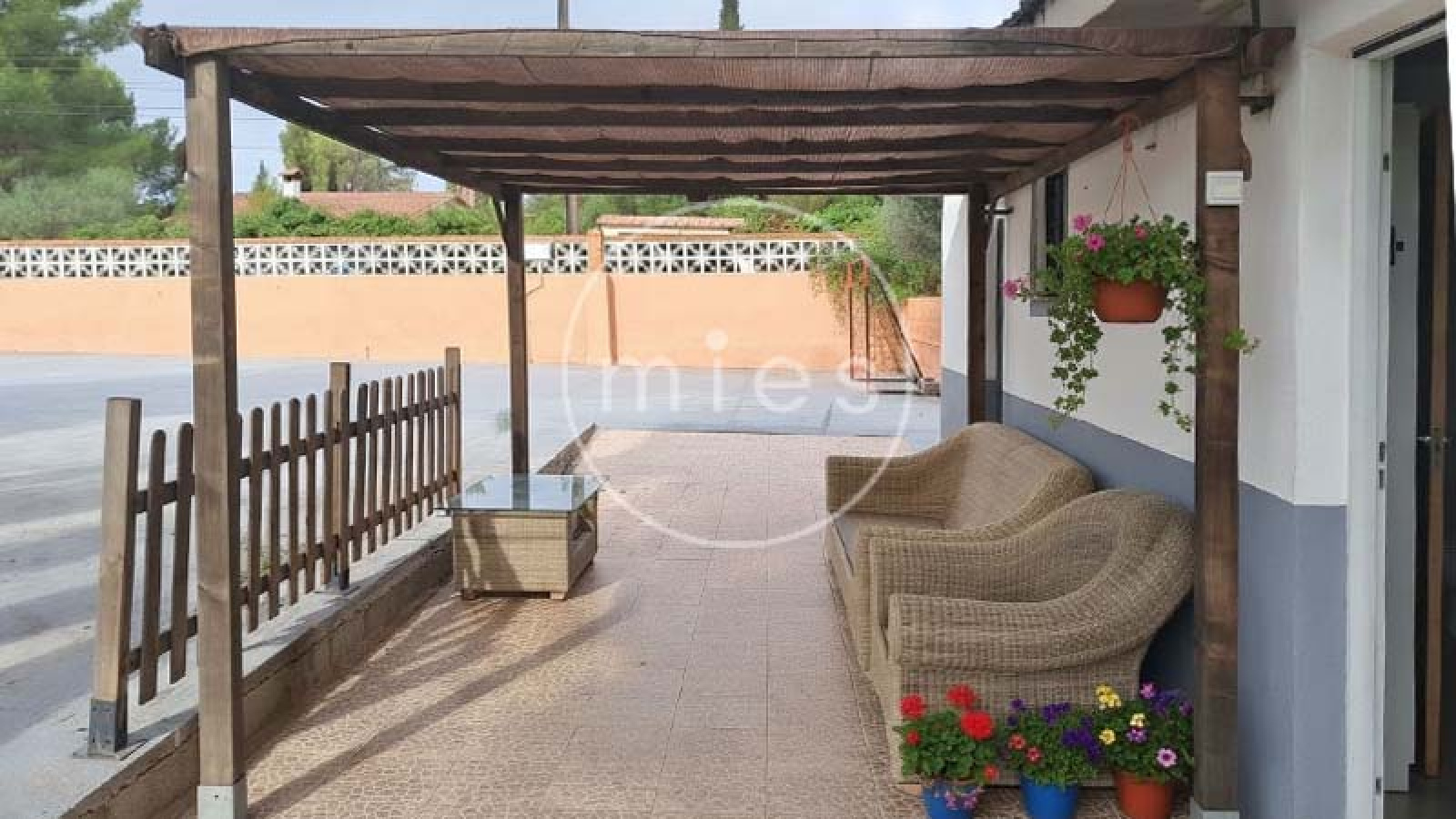 casa con piscina Montserrat, chalet Montserrat, casa en Montserrat Valencia, vivienda con piscina Montserrat, parcela 930 m2 Montserrat, casa de campo Montserrat, chalet con piscina Valencia, casa cerca del pueblo Montserrat, vivienda con terreno Montserrat, casa para fines de semana Montserrat, casa para vacaciones Montserrat, casa con terreno Valencia, Mies Inmobiliaria Montserrat