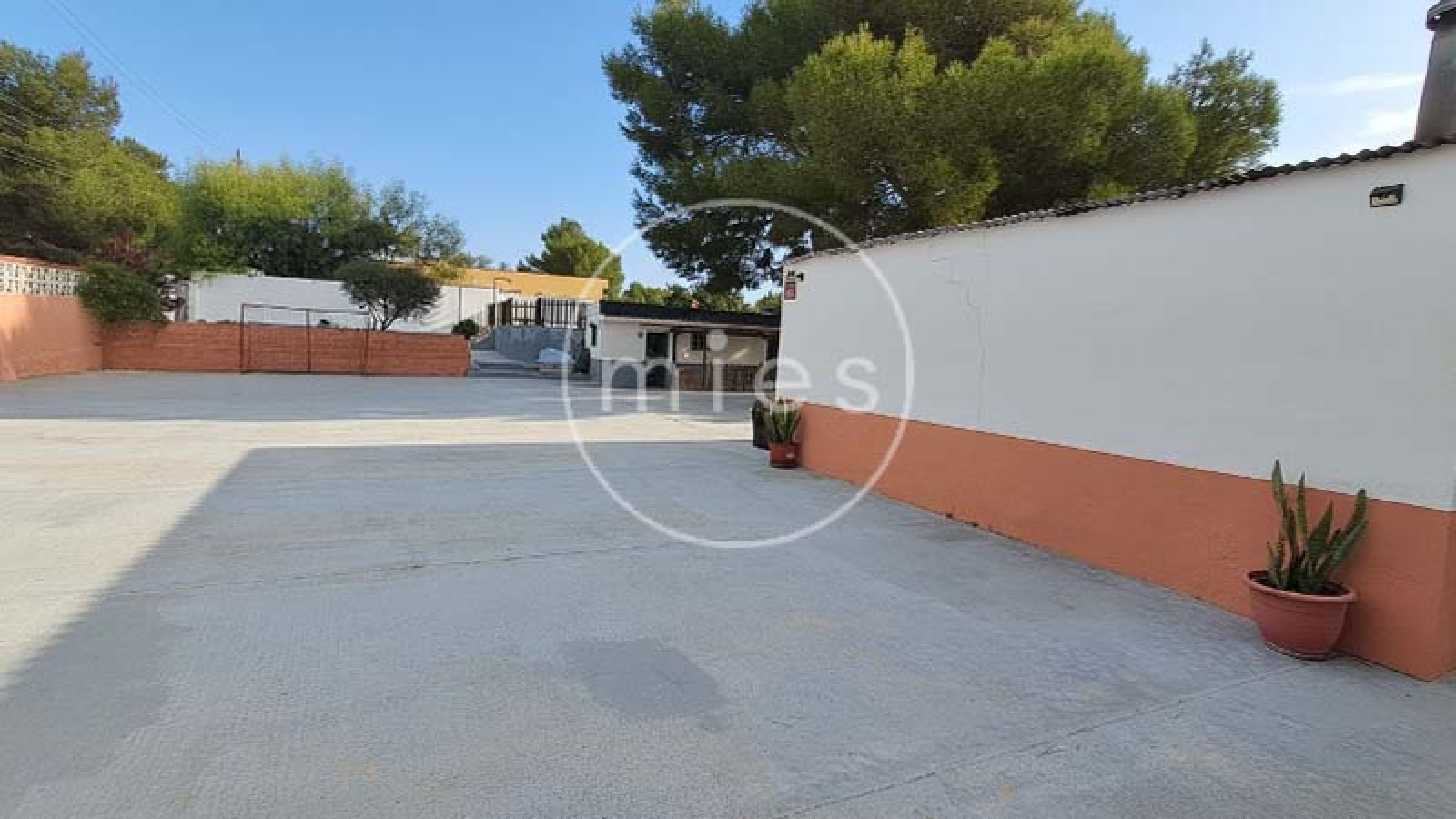 casa con piscina Montserrat, chalet Montserrat, casa en Montserrat Valencia, vivienda con piscina Montserrat, parcela 930 m2 Montserrat, casa de campo Montserrat, chalet con piscina Valencia, casa cerca del pueblo Montserrat, vivienda con terreno Montserrat, casa para fines de semana Montserrat, casa para vacaciones Montserrat, casa con terreno Valencia, Mies Inmobiliaria Montserrat